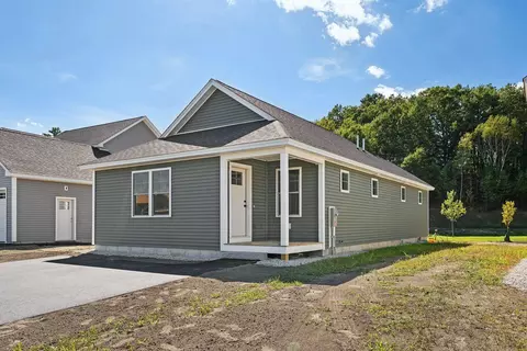 13 Feldspar Ln #7, Cumberland, ME 04021