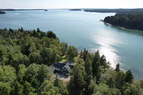 266 Great Cove Rd, Roque Bluffs, ME 04654