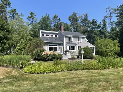 3 Randall Rd, Freeport, ME 04032