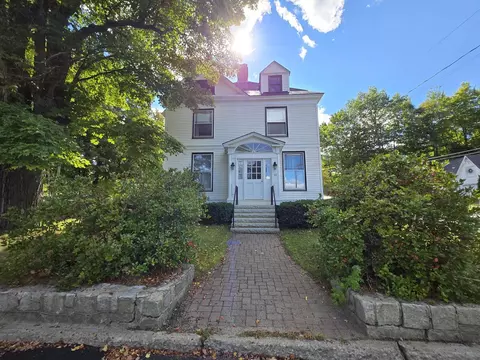 63 Franklin St, Rumford, ME 04276