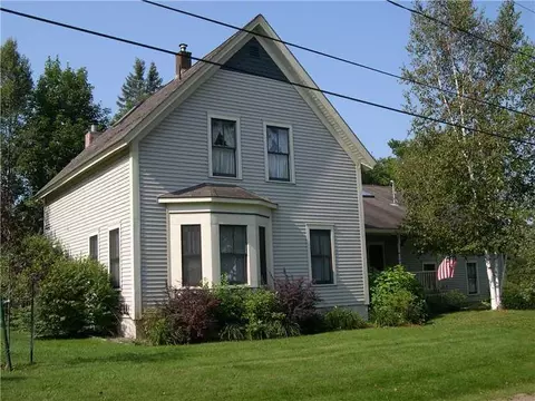 11 High St, Rangeley, ME 04970