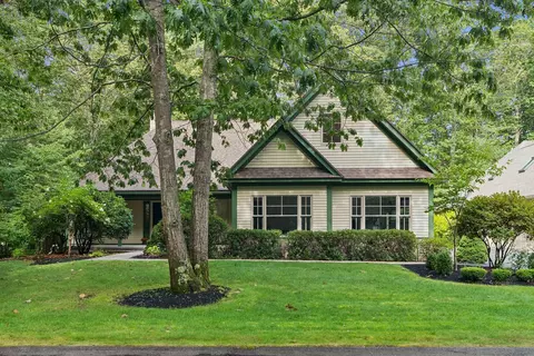 2 Landing Rd, Saco, ME 04072