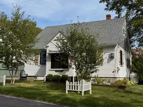 35 Tarratine St, Castine, ME 04421