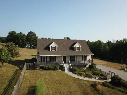 8 Evans Hill Dr, Denmark, ME 04022