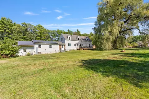 2 Shawnee View Ln, Casco, ME 04015