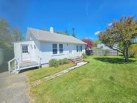 14 Seal Cove Rd, Southwest Harbor, ME 04679