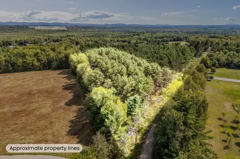 563 Bryant Rd, Hermon, ME 04401