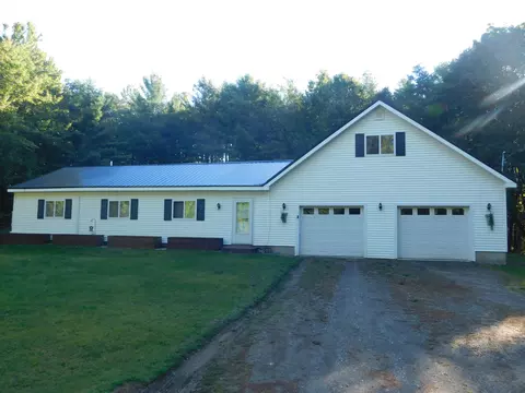 456 Main Rd, Charleston, ME 04422