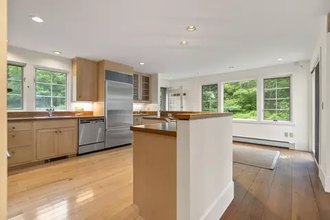 Kitchen - 28 Orne Ln, Cushing, ME 04563 photo 2 of 5