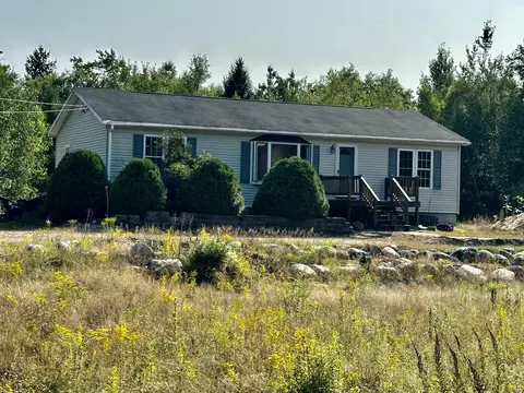 32 Swamp Rd, Bridgton, ME 04009