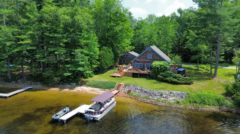88 Cove Rd, Auburn, ME 04210