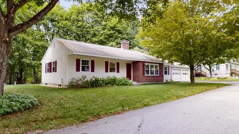 17 Sunset Ave, Auburn, ME 04210
