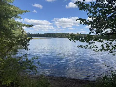 26 Lake Meadow Ln, Newcastle, ME 04553