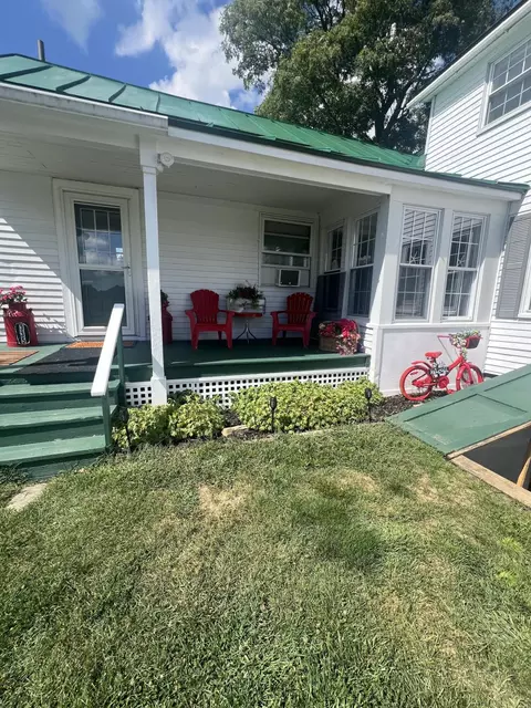 335 Weeks Mills Rd, China, ME 04358