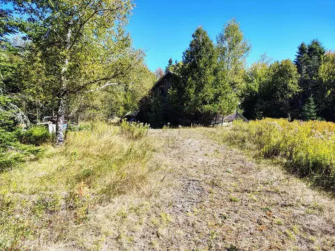 916 Us Rte 1, Jonesboro, ME 04648