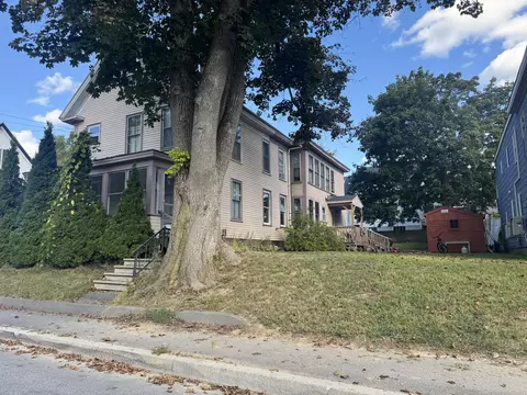 9 Gannett St, Augusta, ME 04330