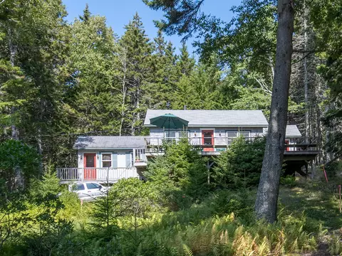 70 Island Retreat Rd, Swans Island, ME 04685