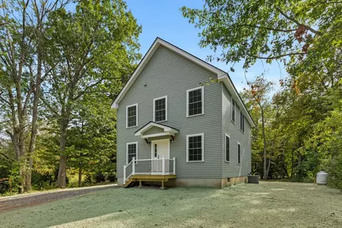 28 Copeland St, Berwick, ME 03901