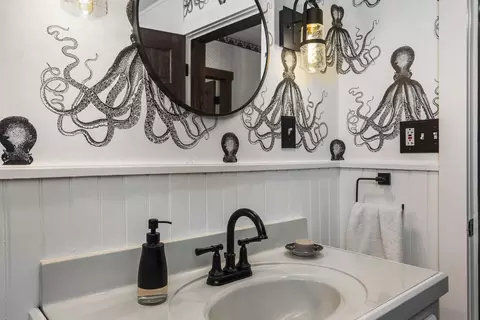 Bath - 664 Boothbay Rd, Edgecomb, ME 04556 photo 4 of 4