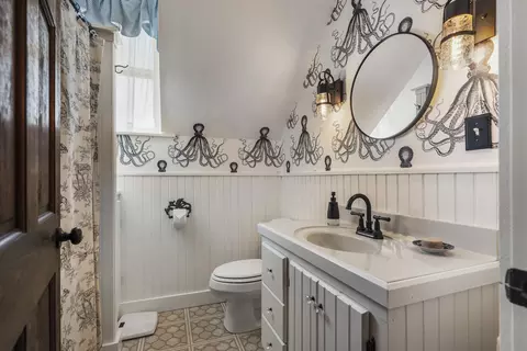 Bath - 664 Boothbay Rd, Edgecomb, ME 04556 photo 3 of 4
