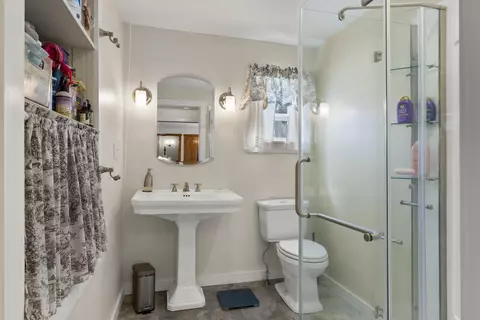 Bath - 664 Boothbay Rd, Edgecomb, ME 04556 photo 1 of 4