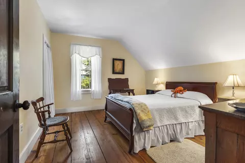Bedroom - 664 Boothbay Rd, Edgecomb, ME 04556 photo 4 of 8