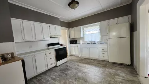 Kitchen - 17 Bates St, Millinocket, ME 04462 photo 1 of 3