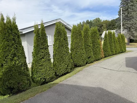 43 Robinhood Dr, Brewer, ME 04412