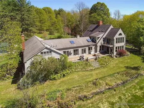 155 Old Kents Hill Rd, Readfield, ME 04355