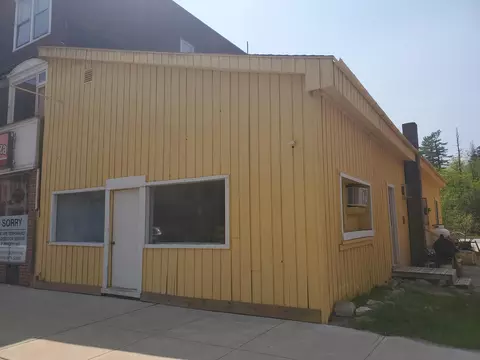 43 Congress St, Rumford, ME 04276