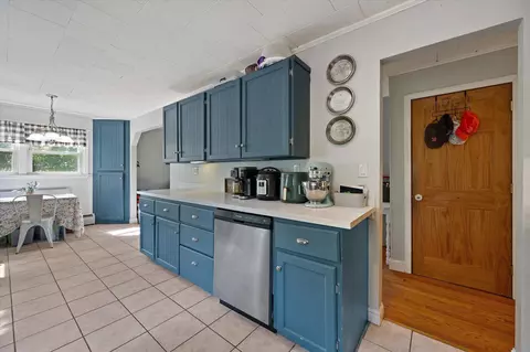 Kitchen - 24 Coldbrook Rd, Hampden, ME 04444 photo 5 of 5