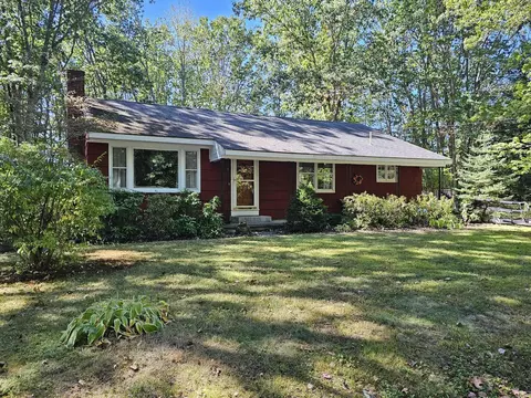 8 George Rd, Cumberland, ME 04021