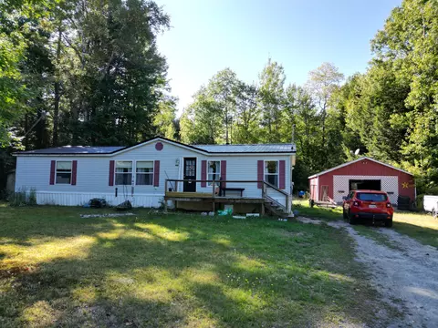 928 Main Rd, Enfield, ME 04493