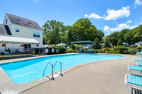 76 Post Rd #16M, Wells, ME 04090