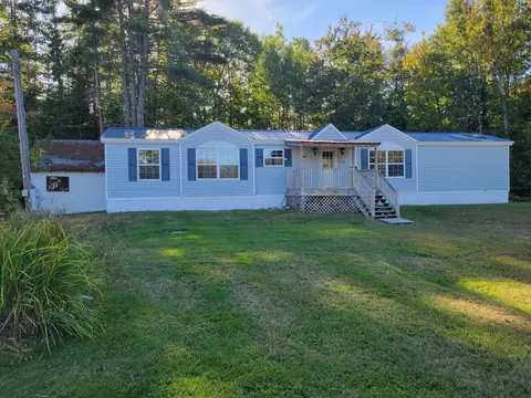 100 River Rd, Howland, ME 04448