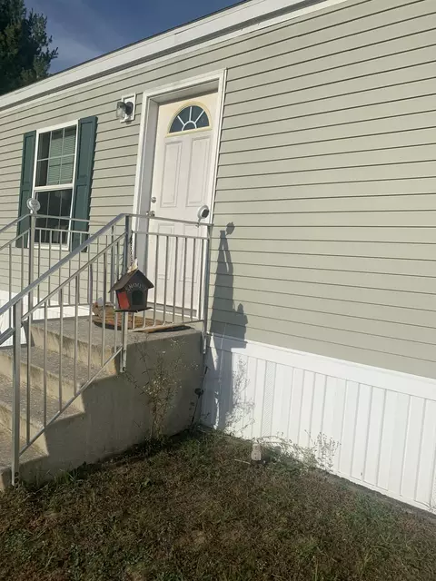 19 Tirrell Ave, Mechanic Falls, ME 04256