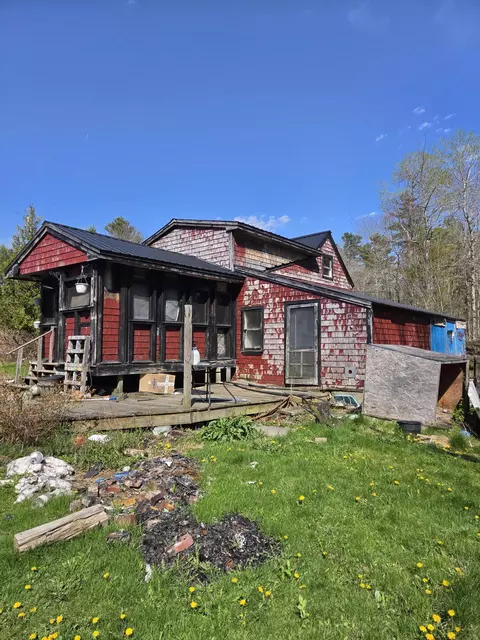 4 Bowen Rd, Searsport, ME 04974