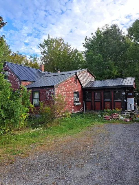 4 Bowen Rd, Searsport, ME 04974