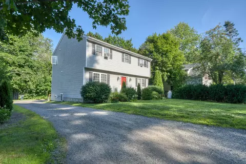 208 Congress St, Belfast, ME 04915