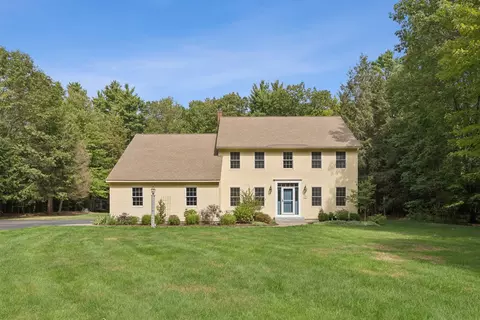 10 Saddle Ln, Gorham, ME 04038