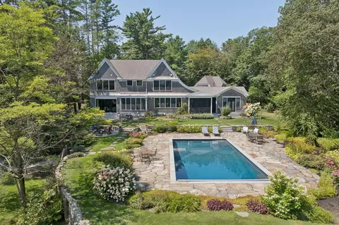 109 Foreside Rd, Falmouth, ME 04105