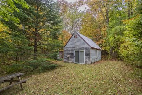 28 Pratt Rd, Wilton, ME 04294