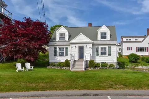 113 Commercial St, Boothbay Harbor, ME 04538