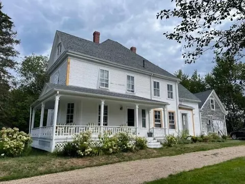 19 High St, Cherryfield, ME 04622