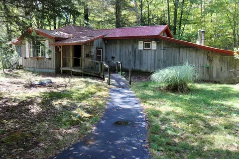 1959 Canaan Rd, Hartland, ME 04943