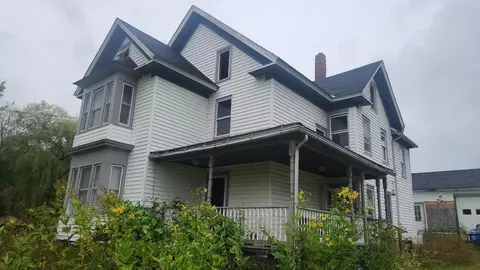 37 North St, Hartland, ME 04943