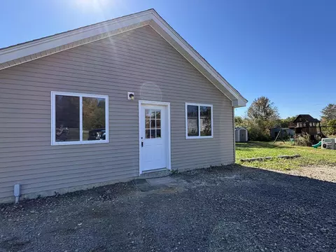 283 Weeks Mills Rd, China, ME 04358