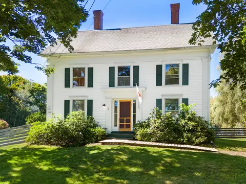 388 High St, Belfast, ME 04915