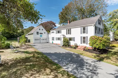 216 Middle Rd, Falmouth, ME 04105