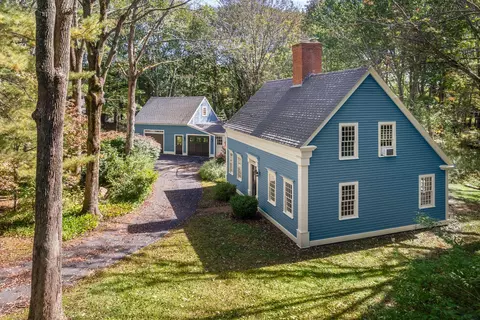 147 River Rd, Cape Neddick, ME 03902